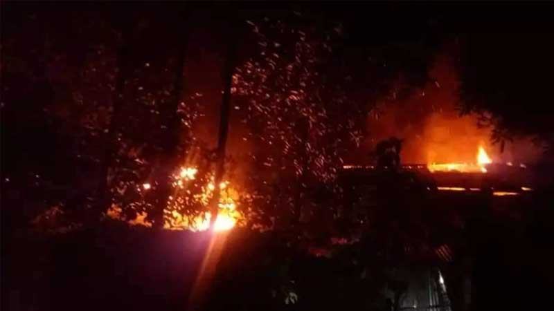 কমলগঞ্জে আগুনে পুড়ল ৬ দোকানঘর