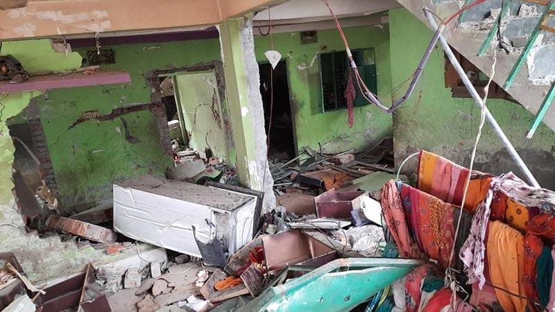 ফতুল্লায় গ্যাসলাইন বিস্ফোরণে ভবন বিধ্বস্ত, নিহত ২ আহত ১০