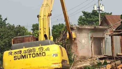 নারায়ণগঞ্জে ৩৪ অবৈধ স্থাপনা উচ্ছেদ