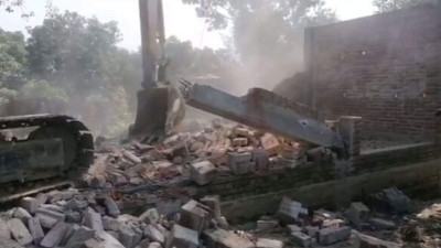 গাংনীতে অবৈধ স্থাপনা উচ্ছেদ