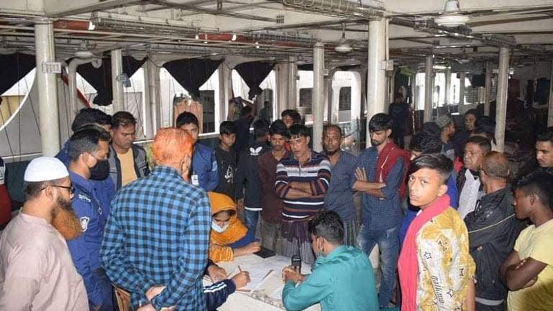 লঞ্চে মিলল তরুণীর মরদেহ