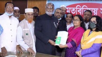 নাসিক নির্বাচনে তৈমুর আলম খন্দকারের মনোনয়নপত্র সংগ্রহ
