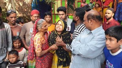 নোয়াখালীতে পিকআপ থেকে পড়ে দুই স্কুলছাত্রের মৃত্যু