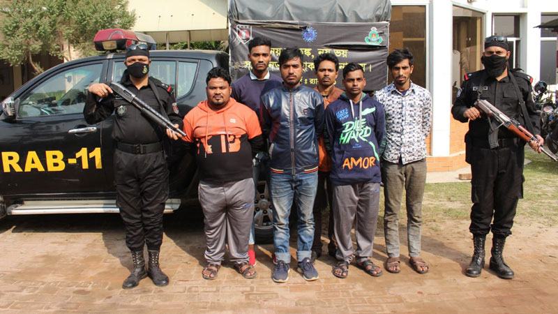 ডেমরা থেকে তেল চোর চক্রের ৬ সদস্য গ্রেফতার