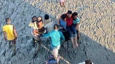দুই সংস্থার দ্বন্দ্বে সন্দ্বীপবাসীর দুর্ভোগ