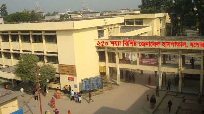 ইন্টার্নিদের রাজত্ব, বিশেষজ্ঞরা থাকেন ক্লিনিকে!