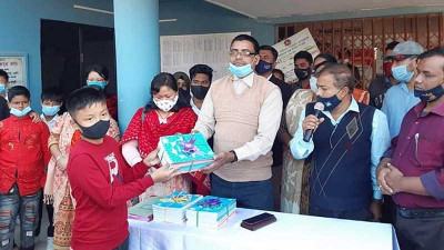 মাতৃভাষায় বই পাচ্ছে ২৮ হাজার ক্ষুদ্র নৃগোষ্ঠীর শিক্ষার্থী