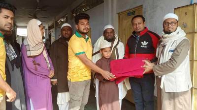 টিফিনের টাকায় এতিম শিক্ষার্থীদের জন্য কম্বল