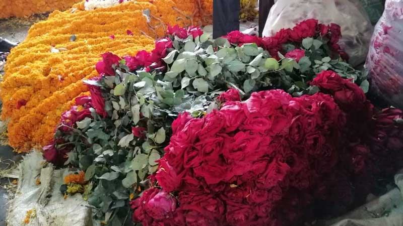 বর্ষবরণে গদখালীতে দেড় কোটি টাকার ফুল বিক্রি