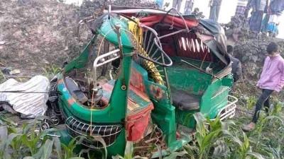 টাঙ্গাই‌লে পিকআপ-সিএন‌জির সংঘ‌র্ষে শিশুসহ নিহত ৩