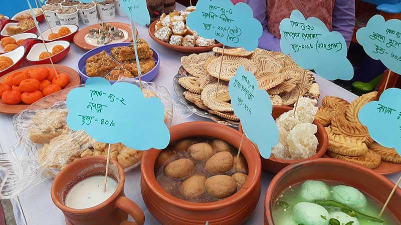 বাগেরহাটে শীতকালীন পিঠা উৎসব
