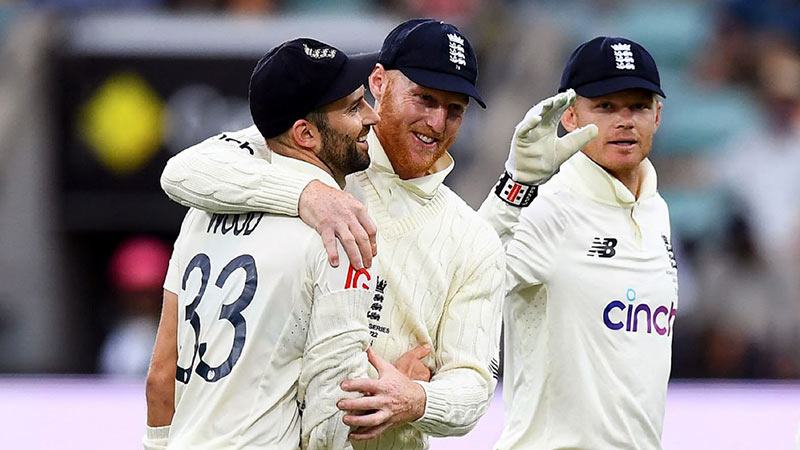 ২৭১ রানের টার্গেটে ব্যাট করছে ইংল্যান্ড