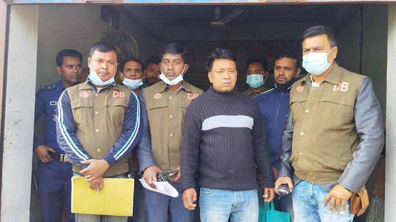 মেহেরপুরে অনুমোদন বিহীন পণ্য উৎপাদন,  ভ্রাম্যমাণ আদালতের জরিমানা