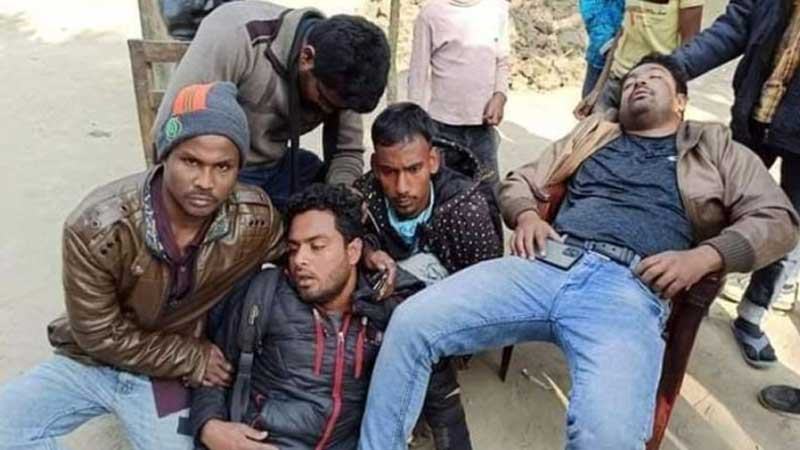 ঠাকুরগাঁওয়ে হামলার শিকার চার সাংবাদিক