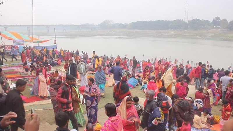 গোমস্তাপুরে গঙ্গাস্নান উৎসব