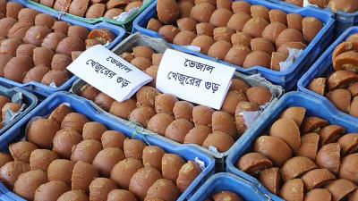 চিনি, চুন, ডালডা দিয়ে তৈরি হচ্ছিল খেজুরের গুড়!