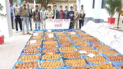 রাজশাহীতে ভেজাল গুড় তৈরির অভিযোগে গ্রেফতার ৭