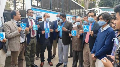 রাবির বাসে প্রতিবন্ধী আসন সংরক্ষণ কার্যক্রম উদ্বোধন