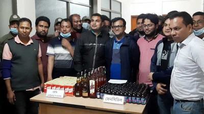 হিলি স্থলবন্দরে পণ্যবোঝাই ট্রাক থেকে মাদকদ্রব্য উদ্ধার