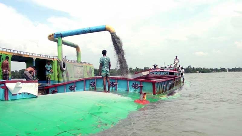 মেঘনায় মার্চ-এপ্রিলে ড্রেজার দিয়ে বালি উত্তোলন বন্ধ