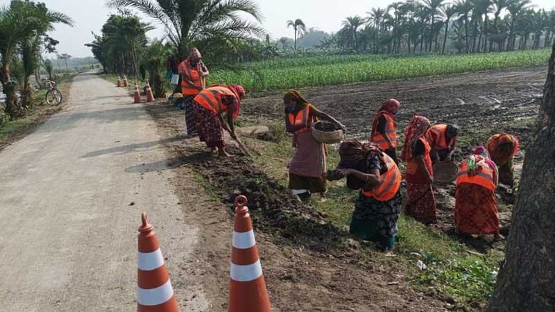 ১২০ কিলোমিটার সড়কের উন্নয়নকাজ এগিয়ে চলছে