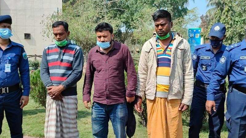 নাটোরে ১৩টি মোটরসাইকেলসহ চোরচক্রের ৩ সদস্য গ্রেফতার