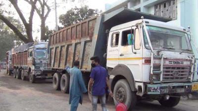 হিলিতে আবারো চিপস পাথর আমদানি বন্ধ