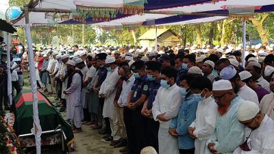 জন্মভূমিতে সাবেক রাষ্ট্রপতি সাহাবুদ্দিন আহমেদের প্রথম জানাজা সম্পন্ন