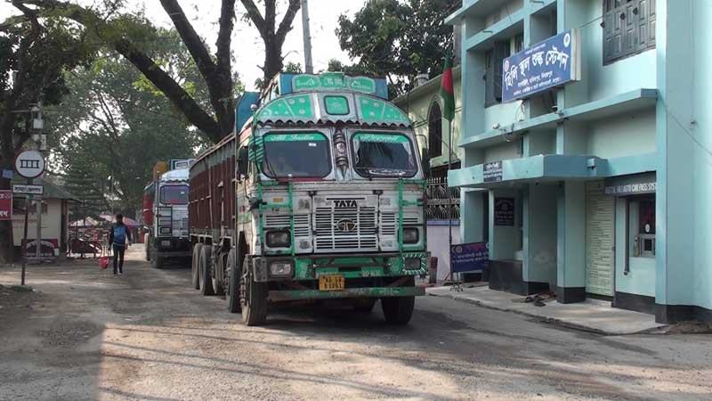 তিনদিন বন্ধের পর আমদানি-রফতানি শুরু