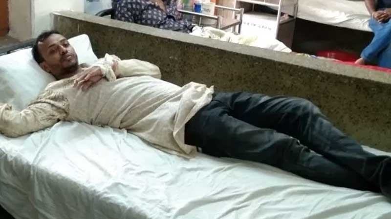 ঝালকাঠিতে ছাত্রদল নেতাকে কুপিয়ে জখম