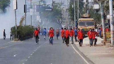 বোমাবাজির ঘটনায় মামলা কাজে ফিরেছেন শ্রমিকরা