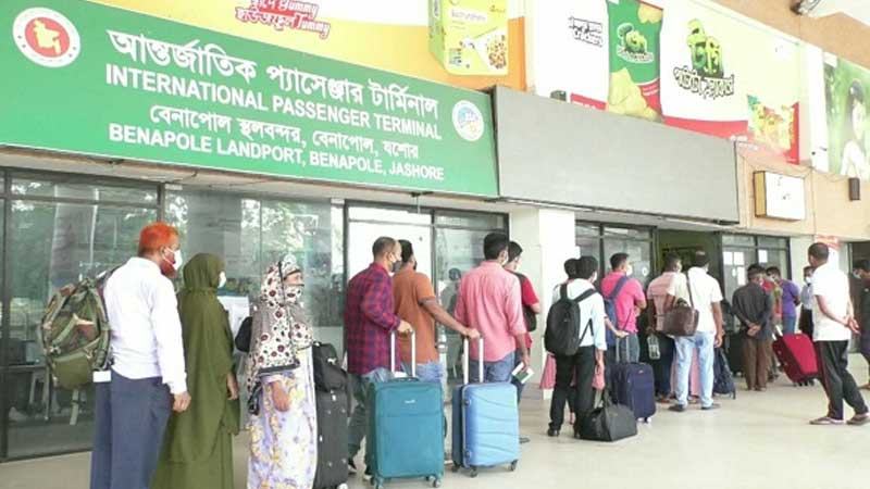 বেনাপোল বন্দর দিয়ে ভারতে যাতায়াত শুরু