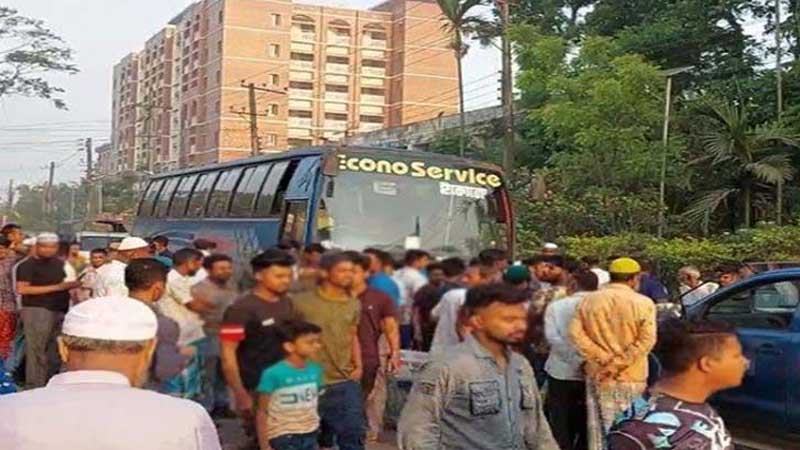 লক্ষ্মীপুরে বাসের ভেতর সুপারভাইজারের মরদেহ