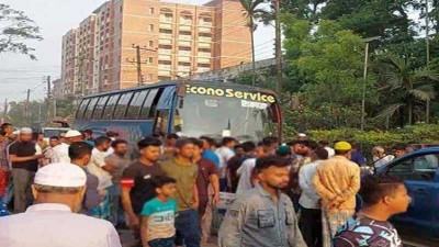 লক্ষ্মীপুরে বাসের ভেতর সুপারভাইজারের মরদেহ