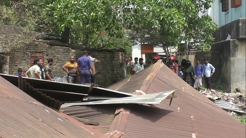 ব্রাহ্মণবাড়িয়ায় স্কুলঘর ধসে ৪ শিক্ষার্থী আহত