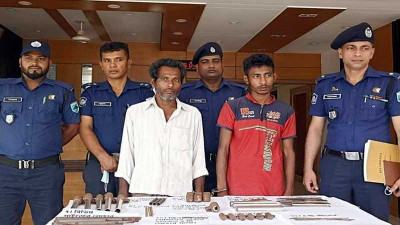 বগুড়ায় অস্ত্র তৈরির কারখানার সন্ধান বাবা-ছেলে আটক