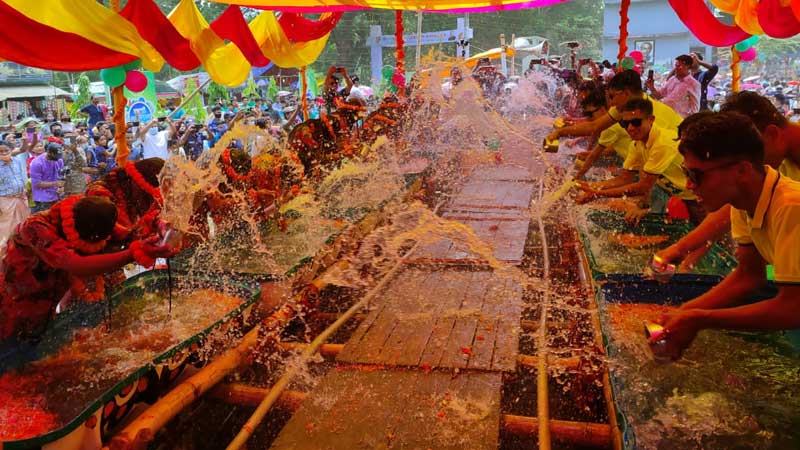 জলকেলিতে শেষ হলো রাঙ্গামাটির বৈসাবি উৎসব