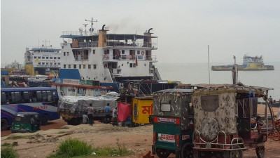 পাটুরিয়ায় ৭ শতাধিক যানবাহনের দীর্ঘ লাইন