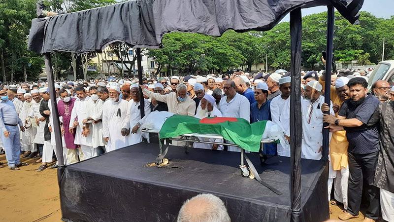বাবা মায়ের কবরের পাশে শায়িত আবুল মাল আবদুল মুহিত