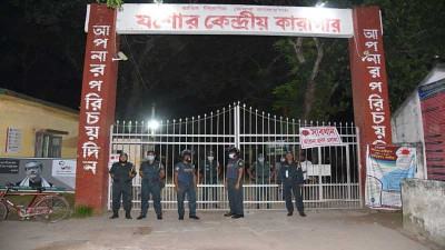 যশোর কেন্দ্রীয় কারাগারে বন্দিদের অন্য রকম ঈদ