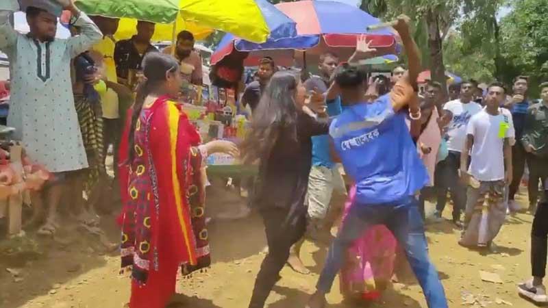 জাফলংয়ে পর্যটকের ওপর স্বেচ্ছাসেবকদের হামলা