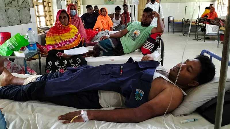 বেড়ায় সাবেক ও বর্তমান মেয়রের সমর্থকদের সংঘর্ষ