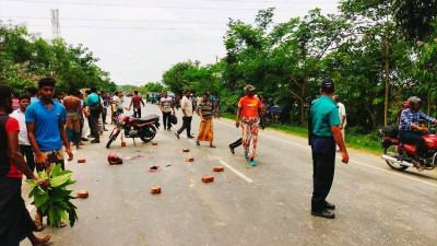 রাজশাহীতে সড়ক দুর্ঘটনায় মা-মেয়েসহ ৩ জনের মৃত্যু