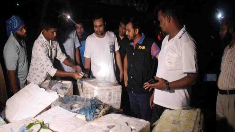 যশোরে জেলযুক্ত দুই টন চিংড়ি উদ্ধার
