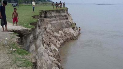 সিরাজগঞ্জে যমুনার পানি বৃদ্ধি নদীভাঙন