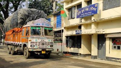 হিলি স্থলবন্দরে গমের দাম কমেছে কেজিতে ৩ টাকা