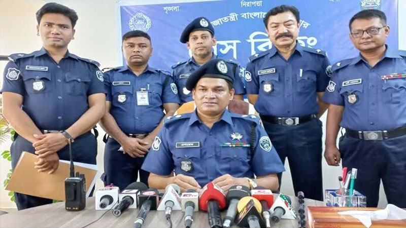 ঋণমুক্তির কৌশল হিসেবে স্ত্রী ও দুই সন্তানকে হত্যা