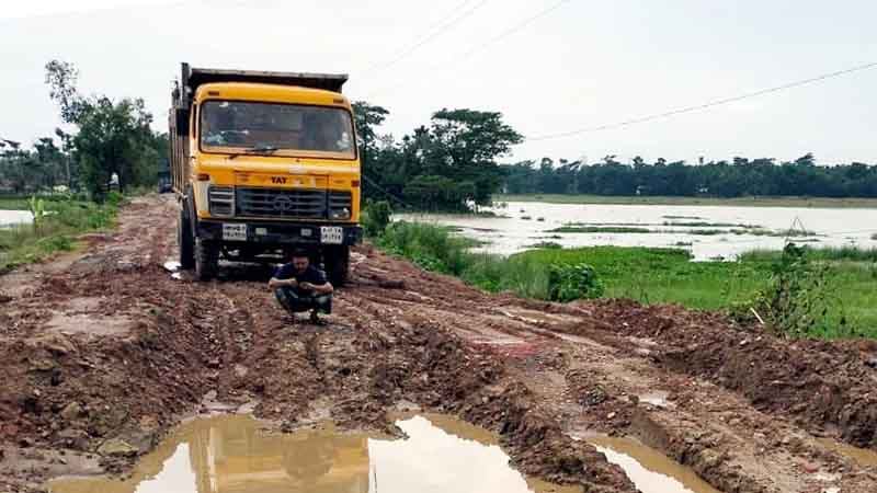 মেরামত শেষ, কাল থেকে শেওলা বন্দরের সড়কে চলবে যান