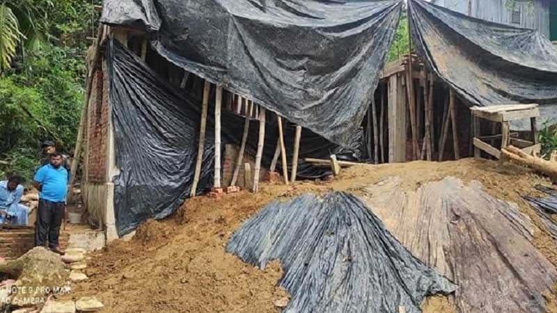 কক্সবাজারে উচ্ছেদ করা হলো পাহাড় ও ছড়ায় নির্মিত স্থাপনা
