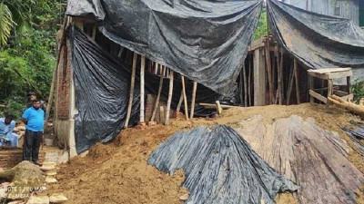 কক্সবাজারে উচ্ছেদ করা হলো পাহাড় ও ছড়ায় নির্মিত স্থাপনা